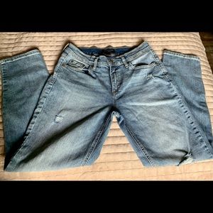 Banana Republic ‘Girlfriend’ jeans. Worn once! Super comfortable!